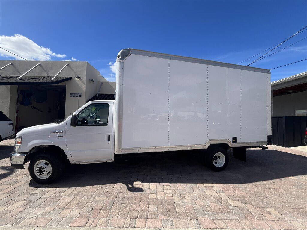 2019 FORD E-450