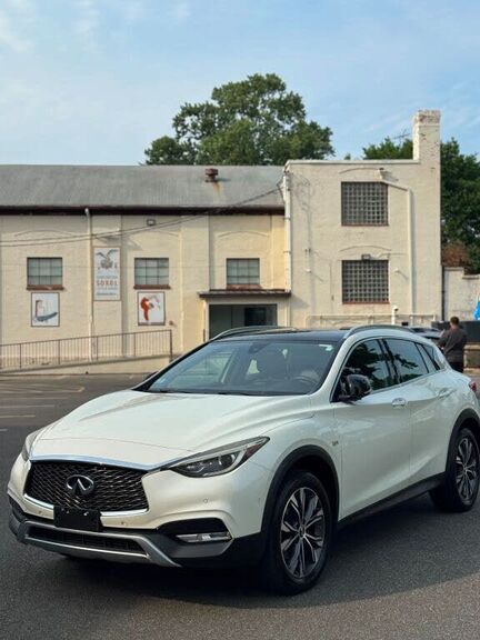 2017 INFINITI QX30