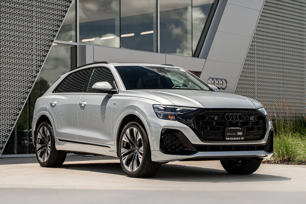 2025 AUDI Q8