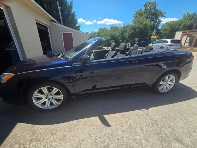 2012 CHRYSLER 200