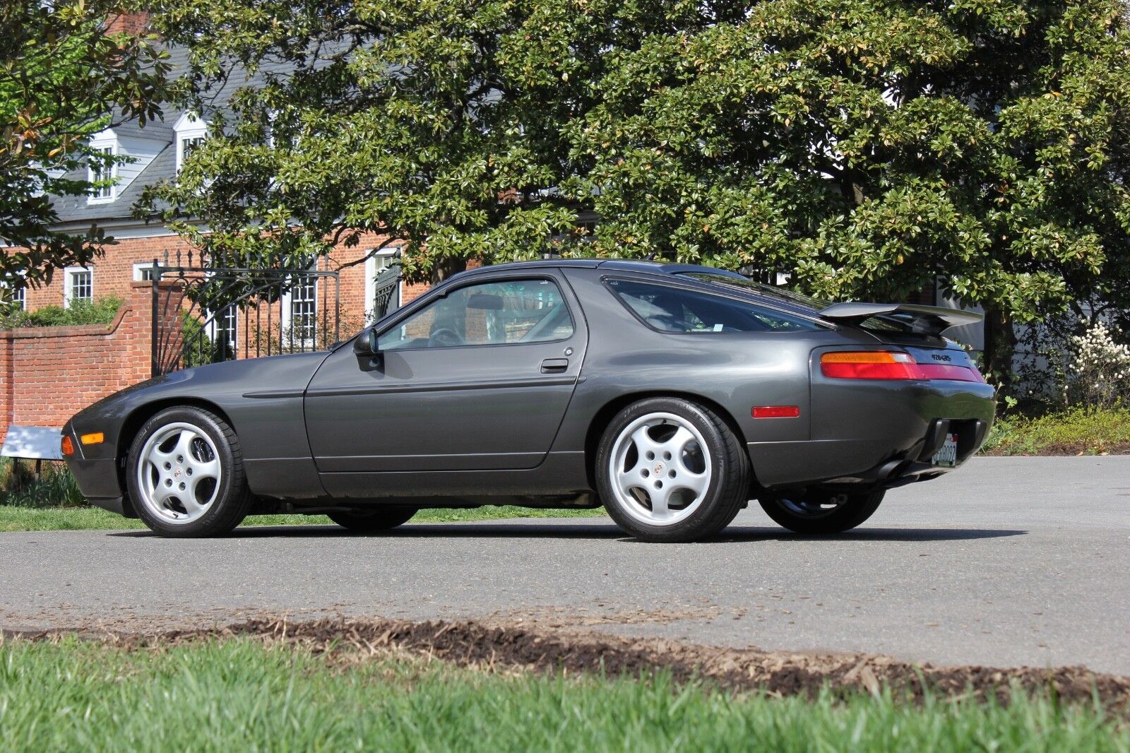 Porsche 928