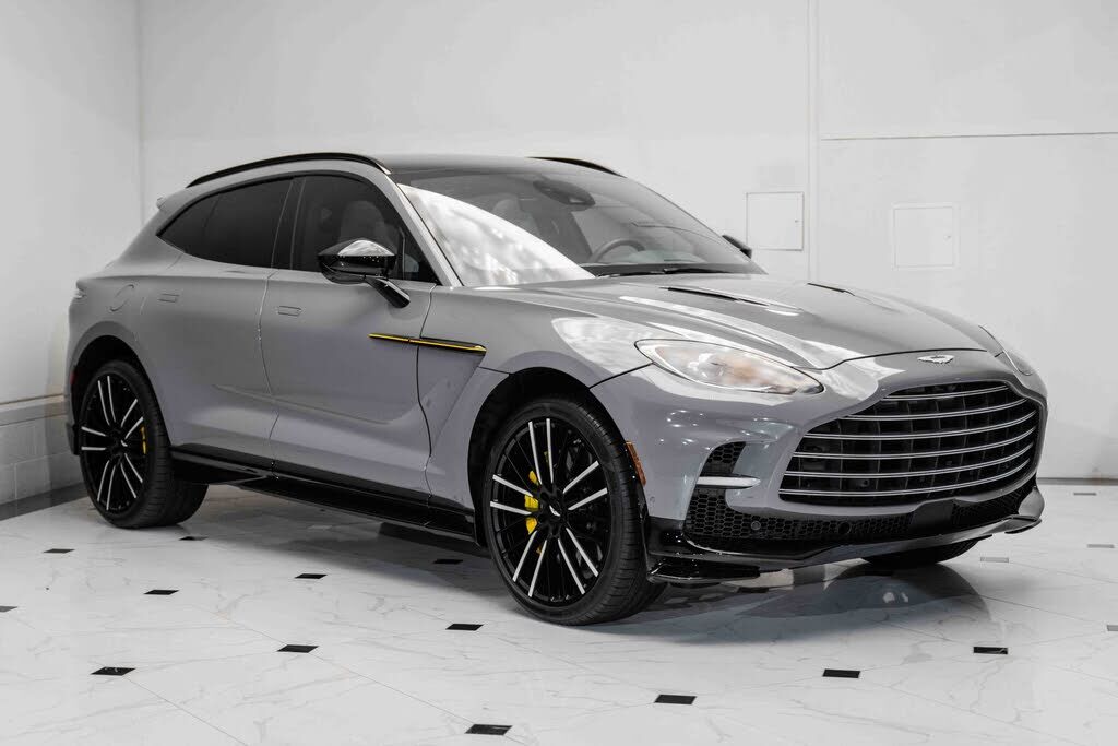 2023 ASTON MARTIN DBX