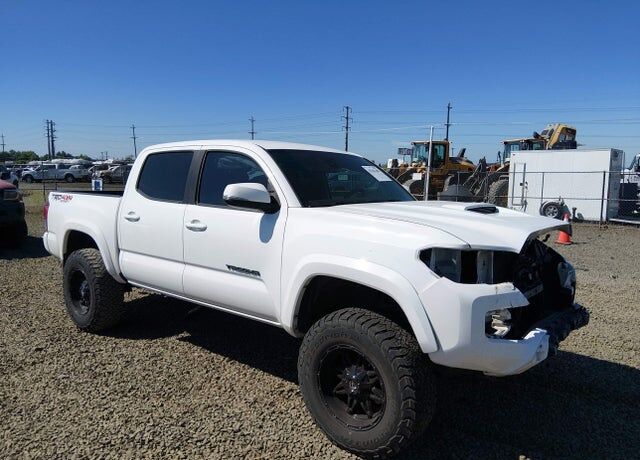 2019 TOYOTA Tacoma