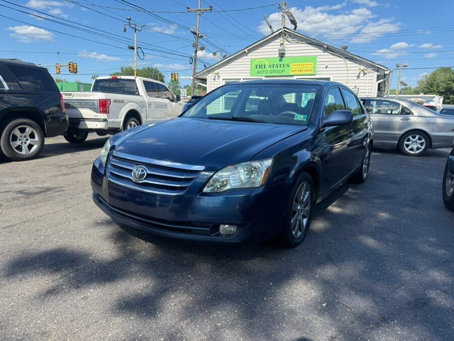 2005 TOYOTA Avalon