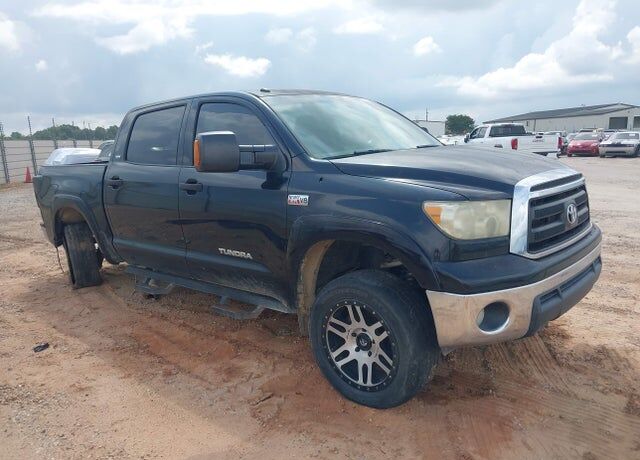 2011 TOYOTA Tundra