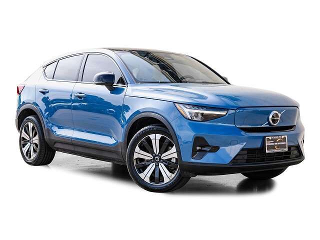 2023 VOLVO C40