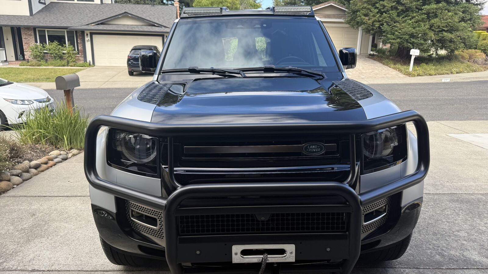 2023 LAND ROVER Defender