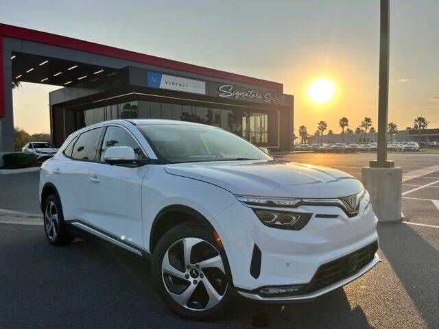 2025 VINFAST VF 8