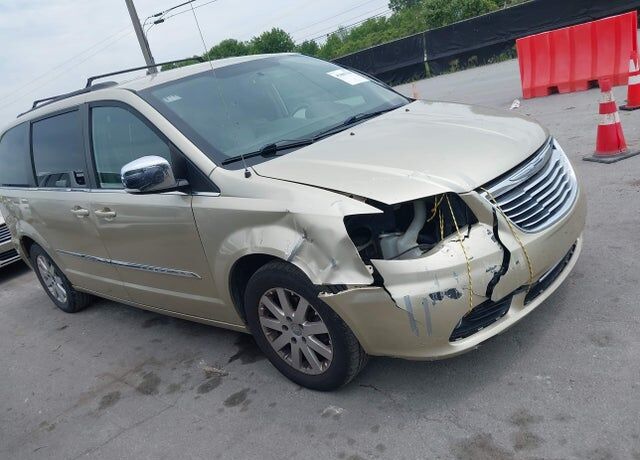 2011 CHRYSLER Town and Country