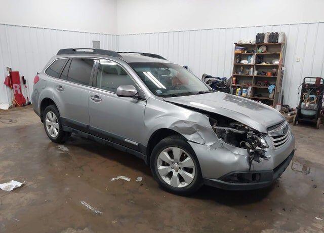 2011 SUBARU Outback