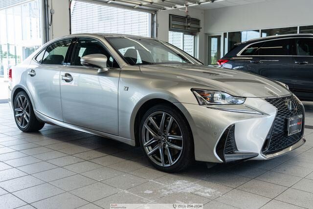 2019 LEXUS IS