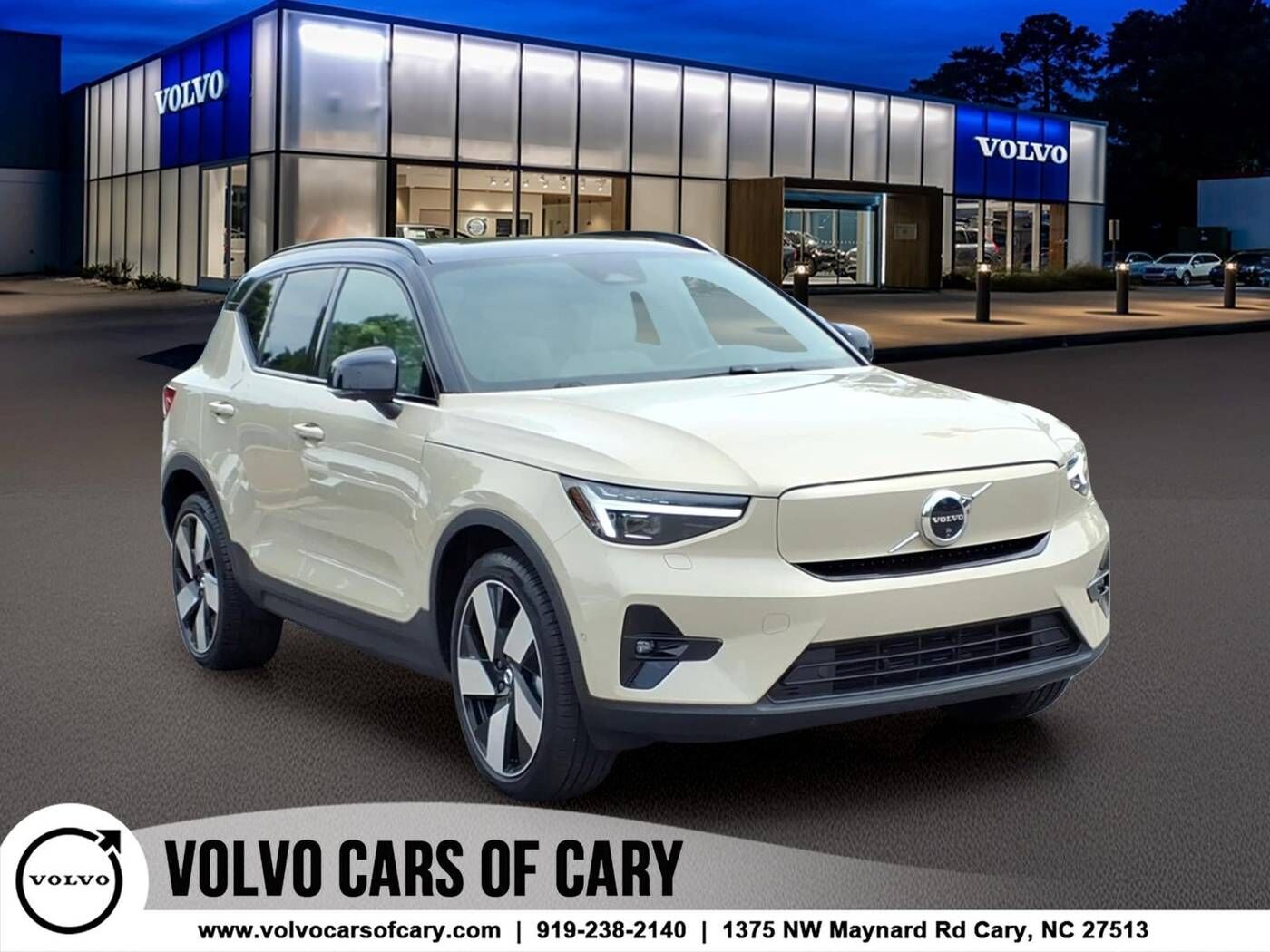2025 VOLVO EX40