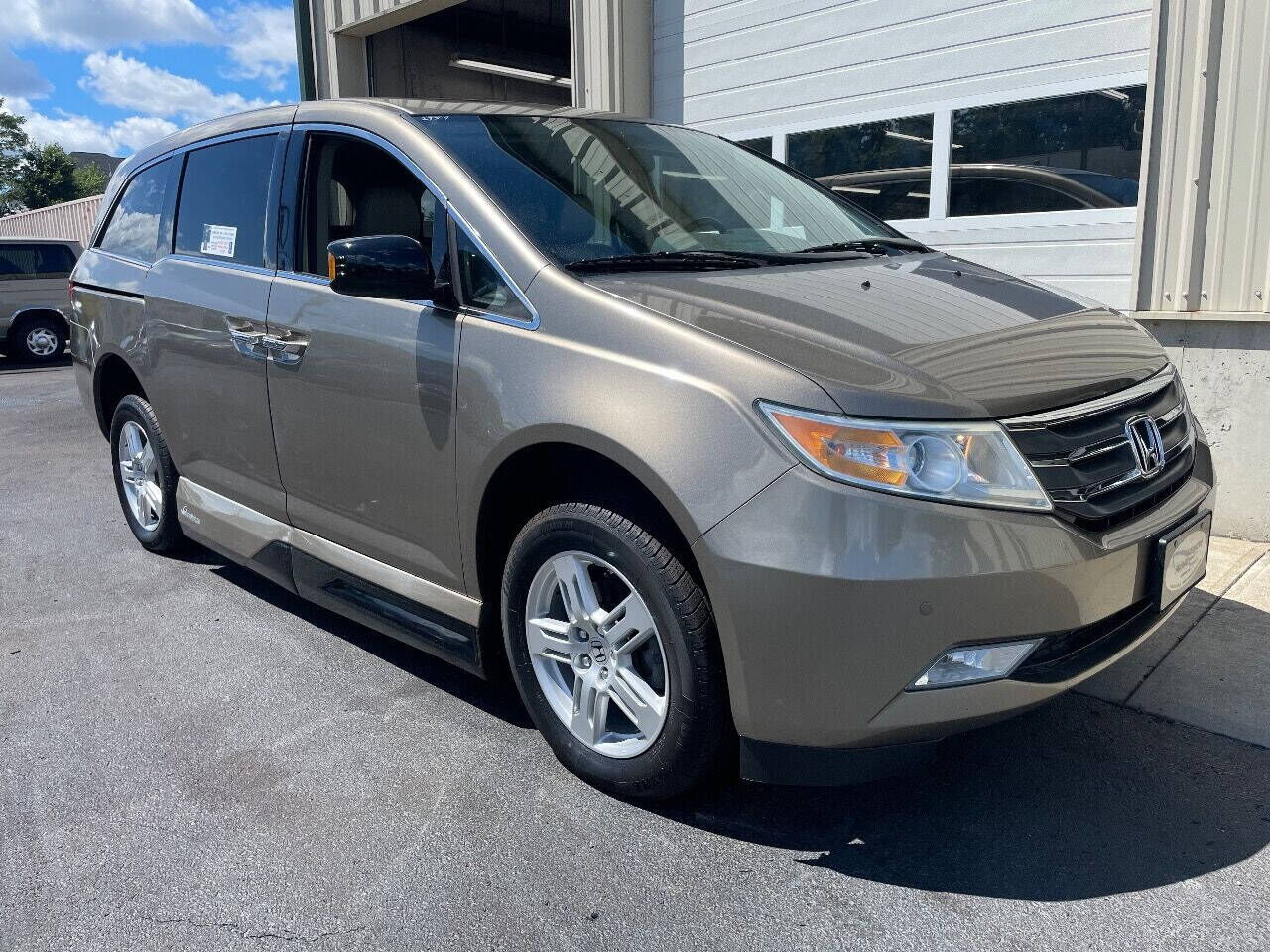 2011 HONDA Odyssey