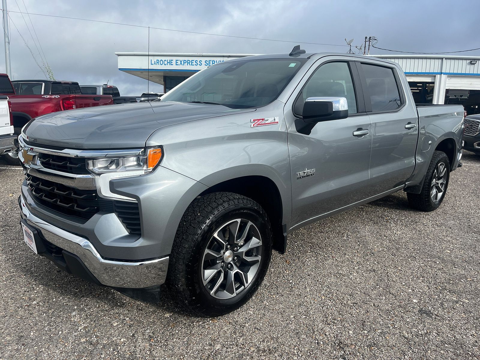 2025 CHEVROLET Silverado