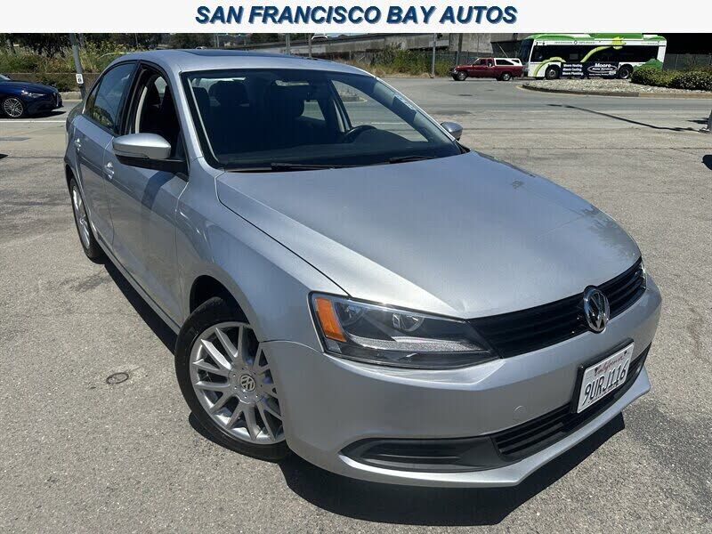 2011 VOLKSWAGEN Jetta