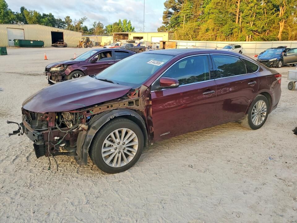 2013 TOYOTA Avalon