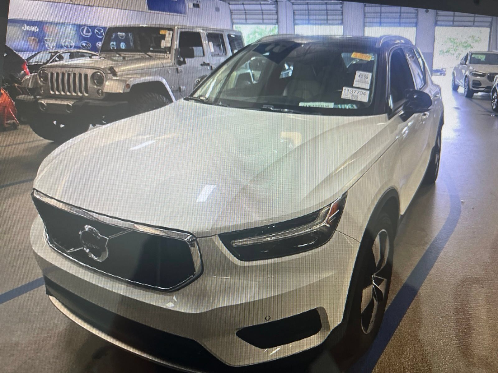2020 VOLVO XC40