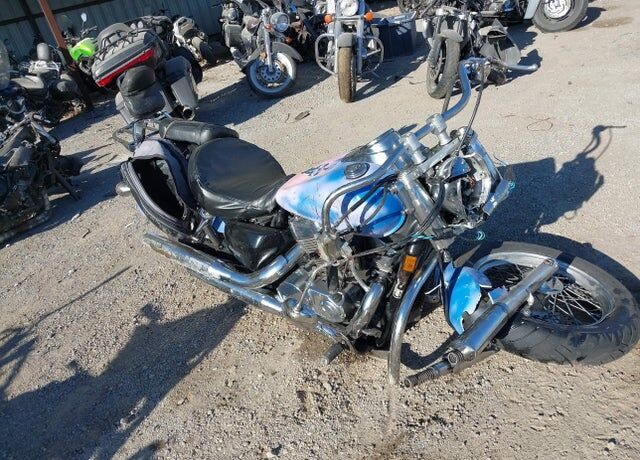 Honda VT750 (Shadow Aero)