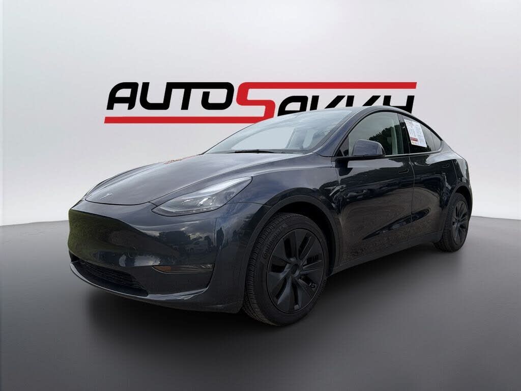 2025 TESLA Model Y