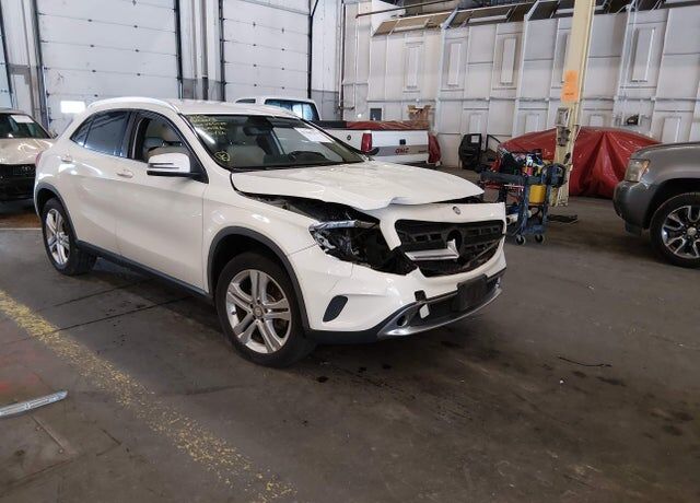 2016 MERCEDES-BENZ GLA-Class