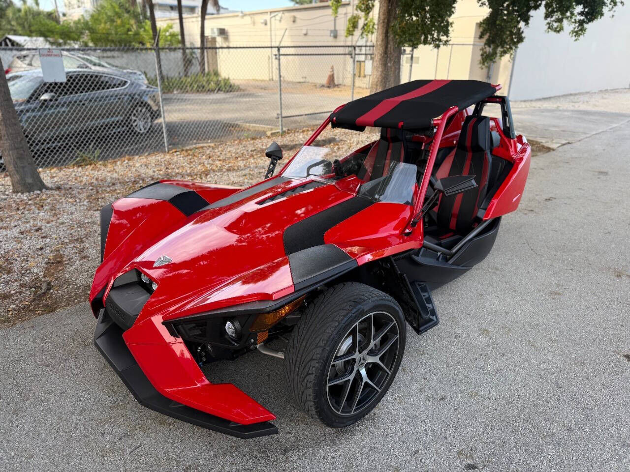 2016 SLINGSHOT Slingshot SL