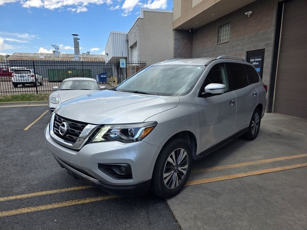 2017 NISSAN Pathfinder