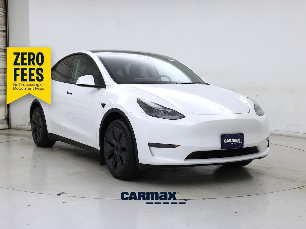 2025 TESLA Model Y