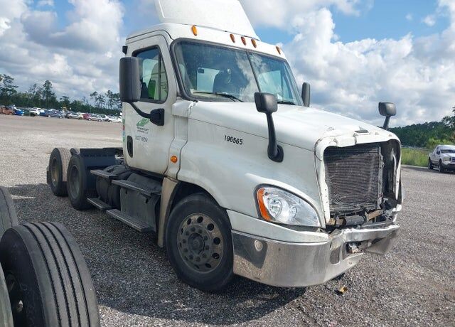 2015 FREIGHTLINER Cascadia