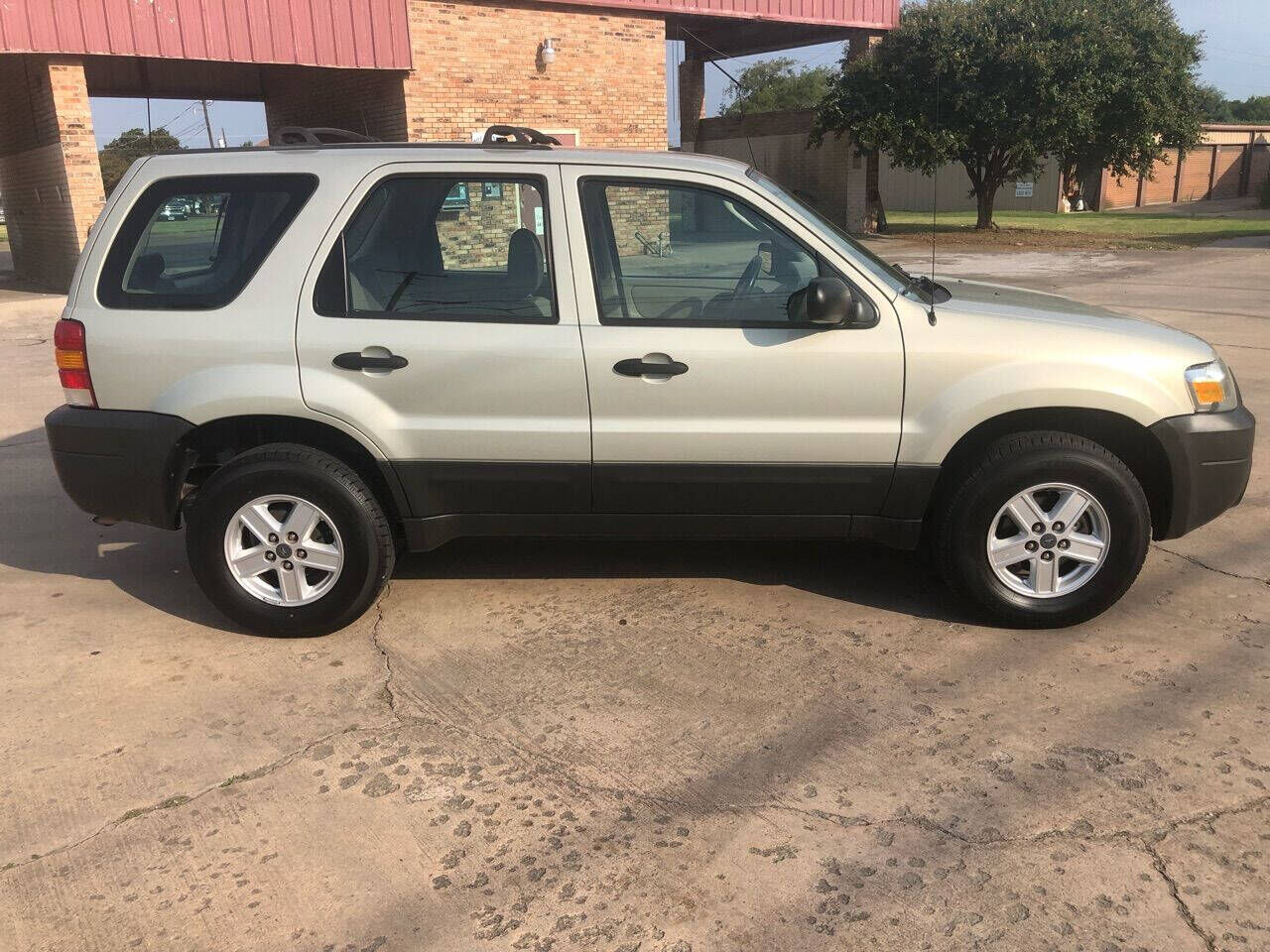2005 FORD Escape