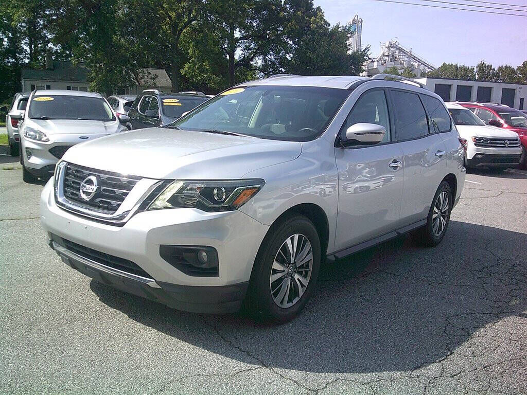 2020 NISSAN Pathfinder
