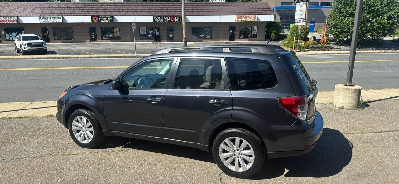 2011 SUBARU Forester