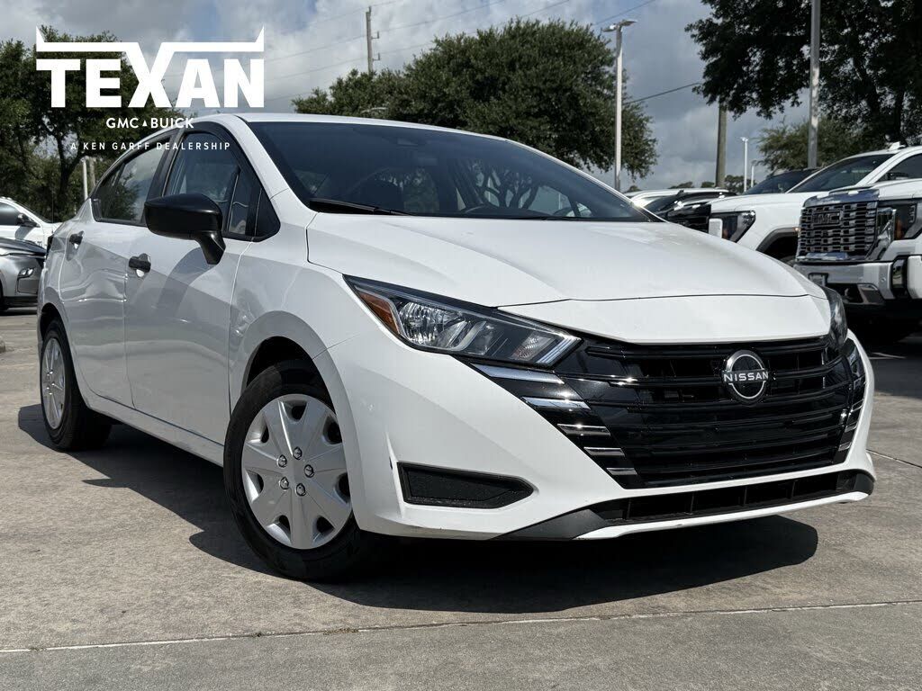 2024 NISSAN Versa
