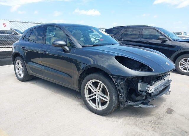 2020 PORSCHE Macan