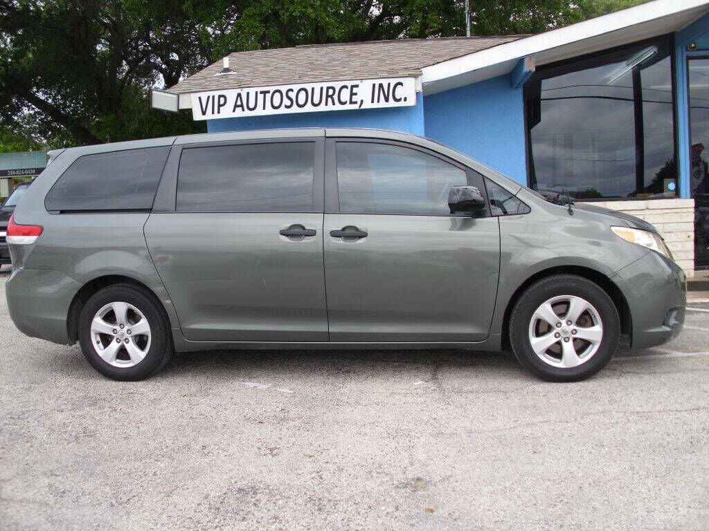 2013 TOYOTA Sienna