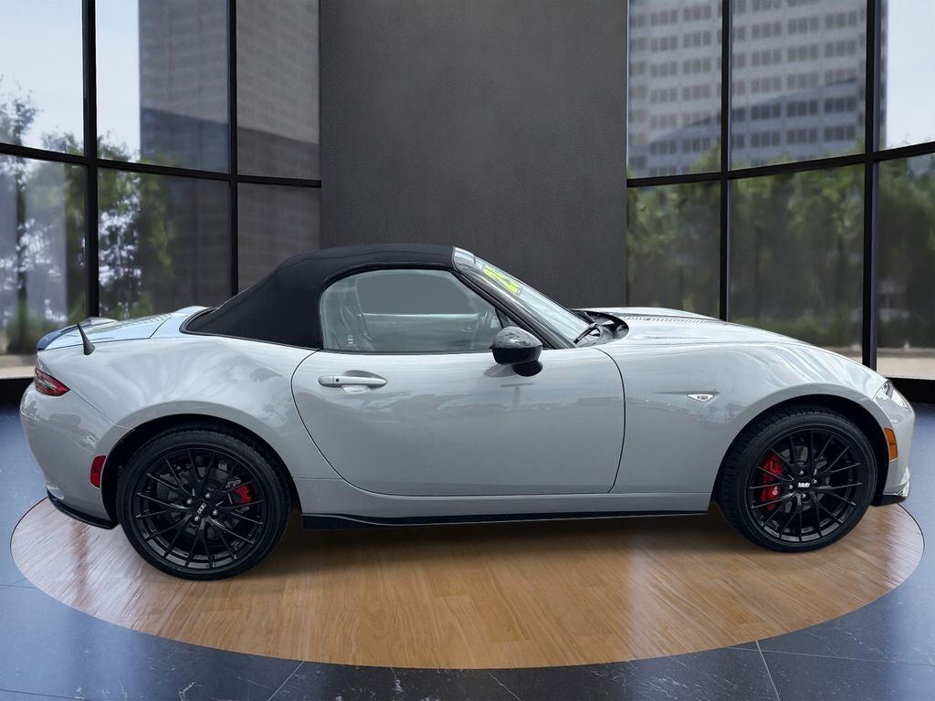 2025 MAZDA MX-5
