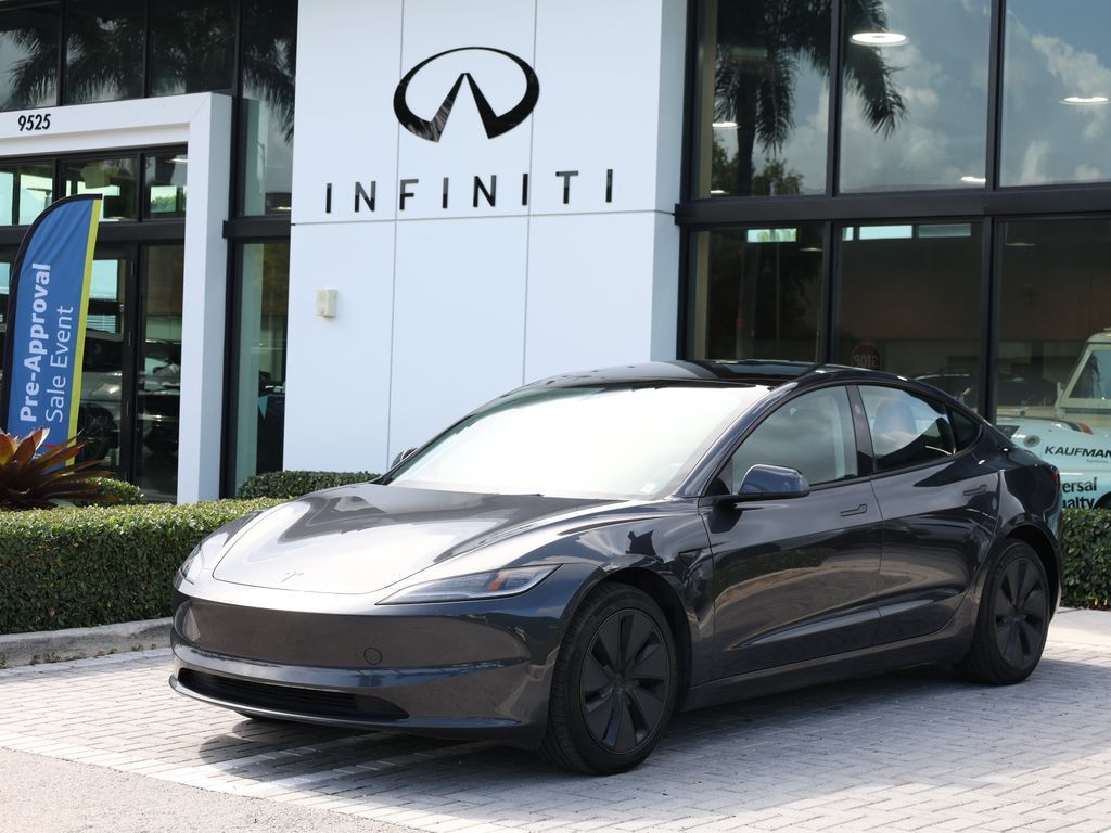 2025 TESLA Model 3