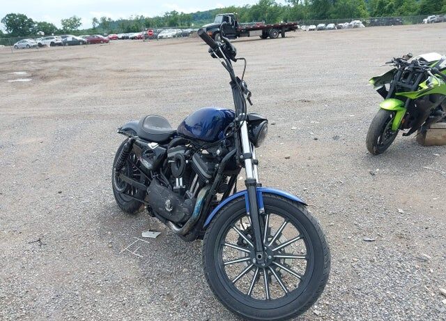 2012 HARLEY DAVIDSON Iron883