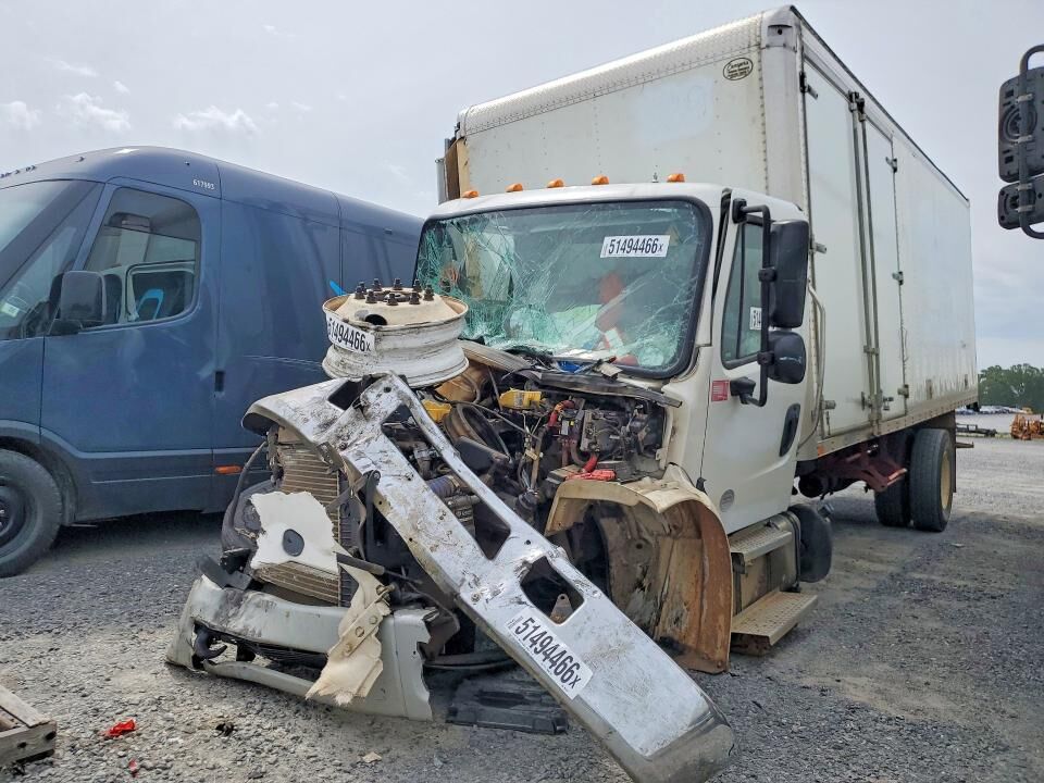 2021 FREIGHTLINER M2