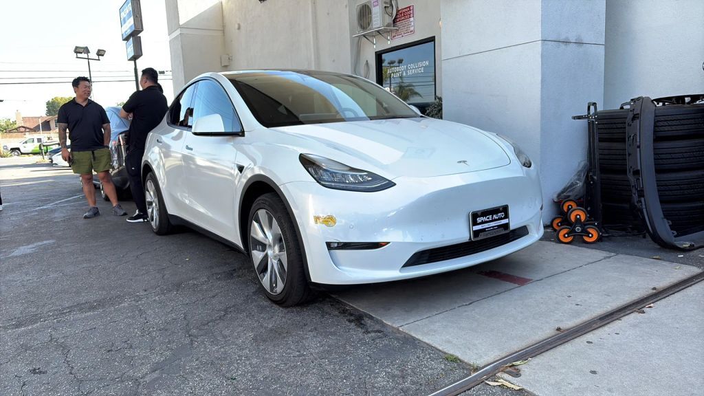 2022 TESLA Model Y