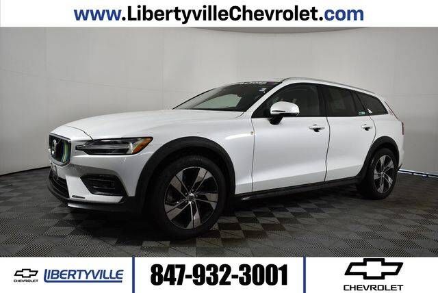 2021 VOLVO V60CC