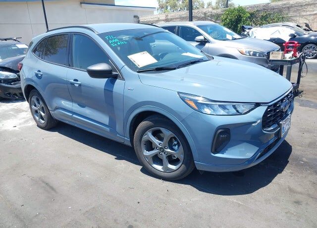 2024 FORD Escape