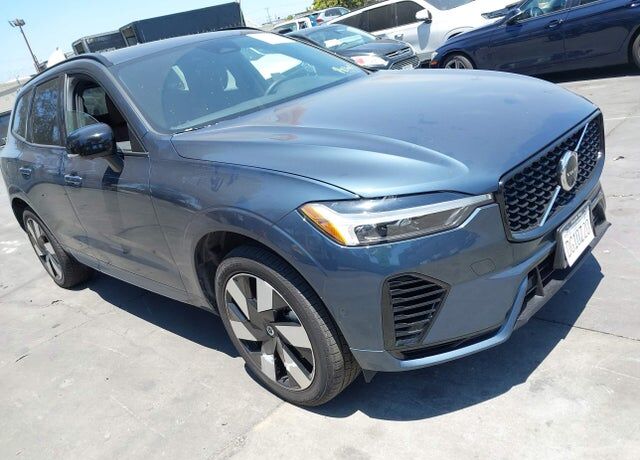2024 VOLVO XC60