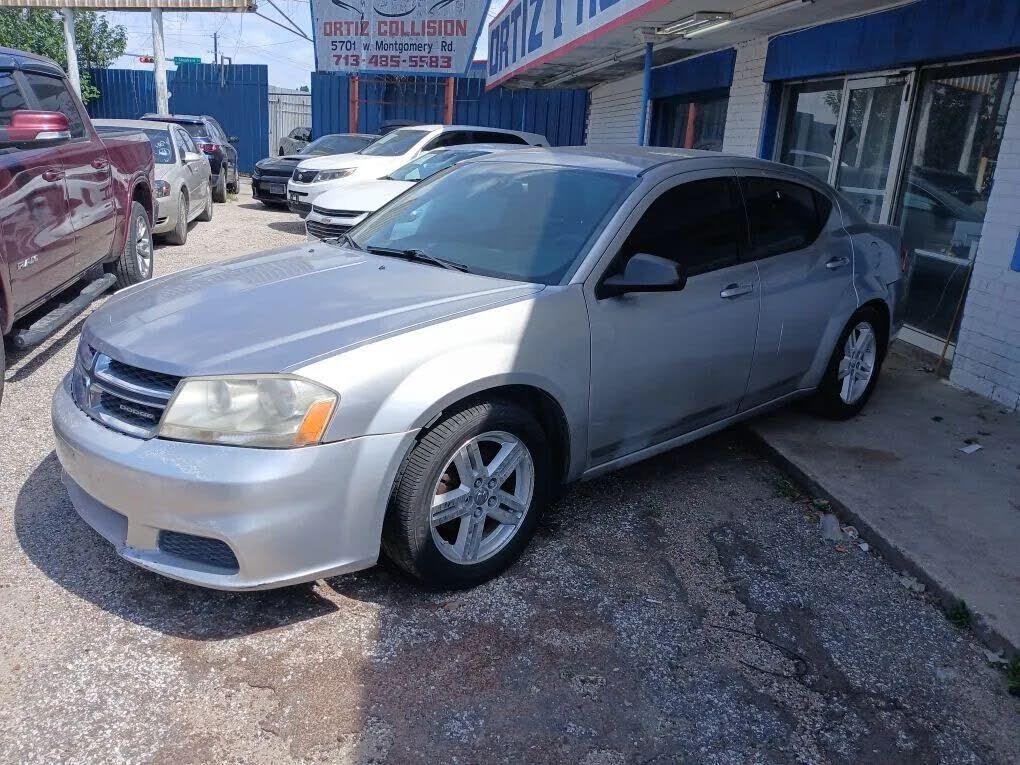 2014 DODGE Avenger