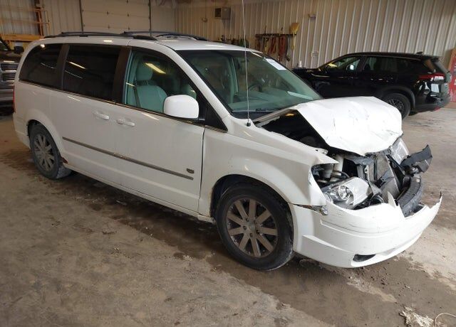 2009 CHRYSLER Town and Country