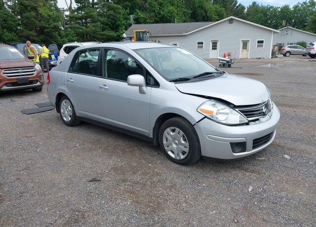 2010 NISSAN Versa