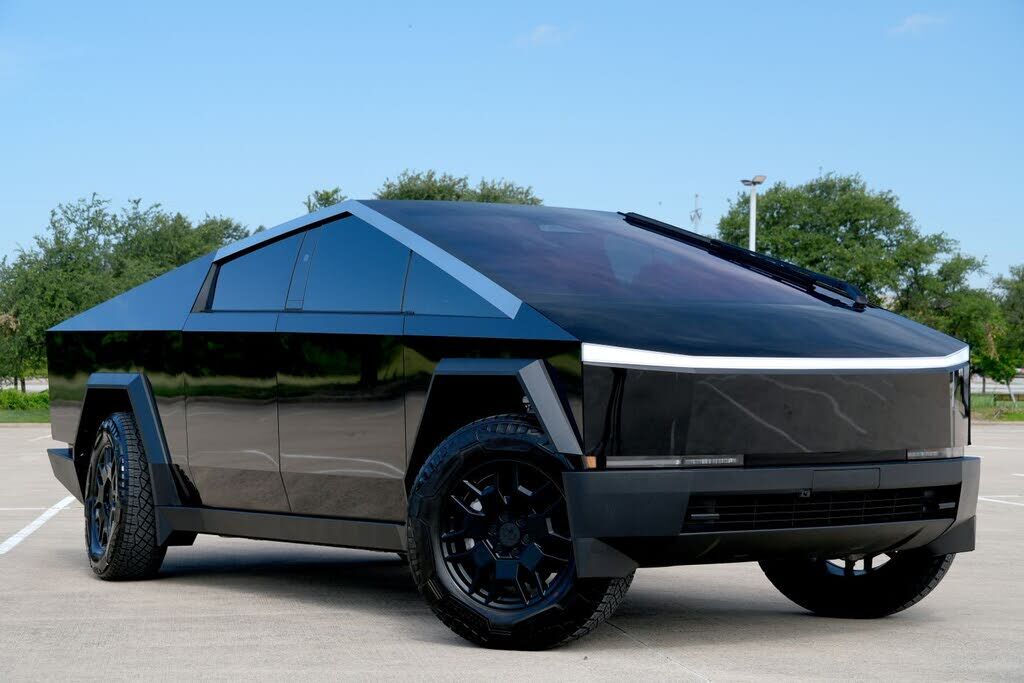 2024 TESLA Cybertruck
