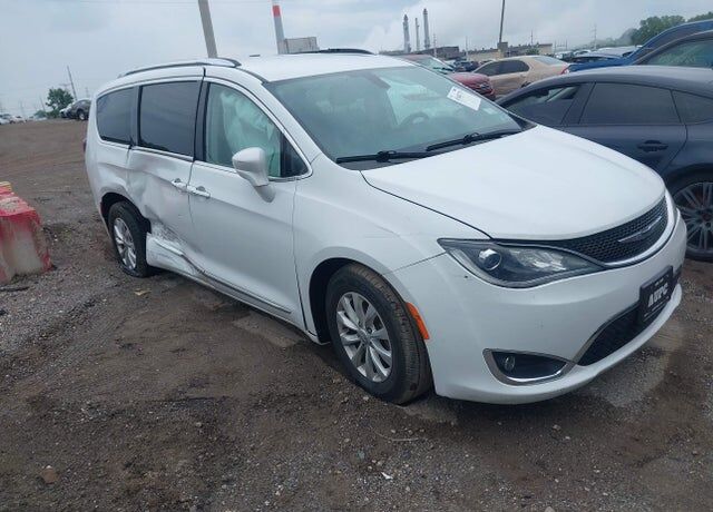 2019 CHRYSLER Pacifica