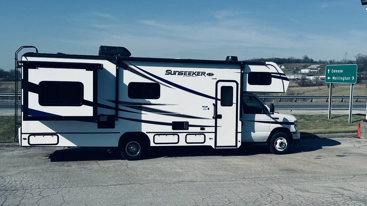 2021 FORD E-450