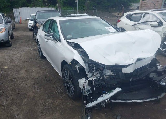 2022 LEXUS ES