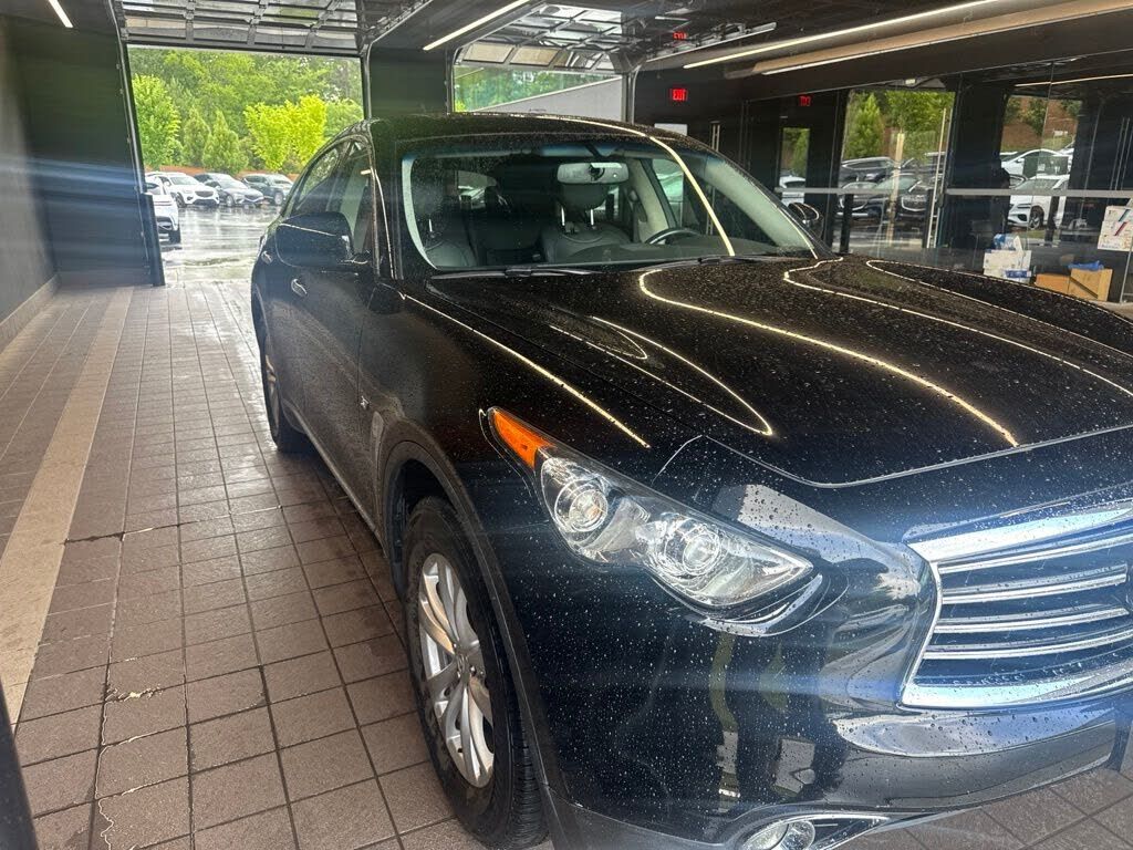 2016 INFINITI QX70